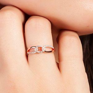 NWT 18k Rose Gold Plated Fashion Ring Size 7